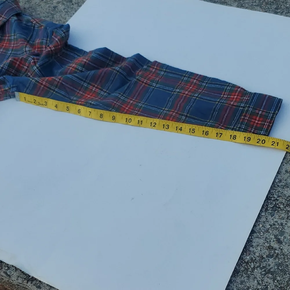 L.L. Bean Men's Casual Blue and Red Plaid Shirt - Picture 11 of 11